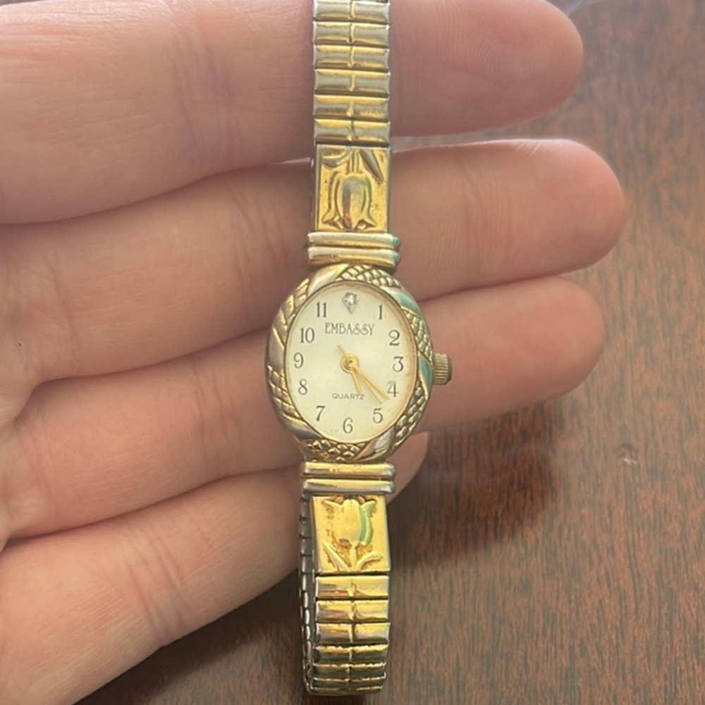 Vintage Embassy Gold Stretch Band Watch